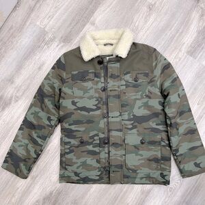 NWOT abercrombie kids winter jacket camo green unisex 11/12 women S lightweight